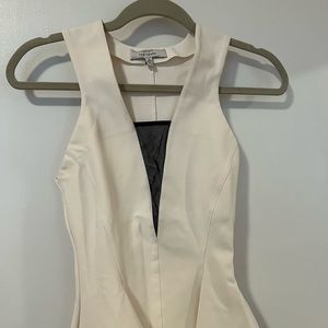 BLACK AND WHITE BLOUSE SIZE 0